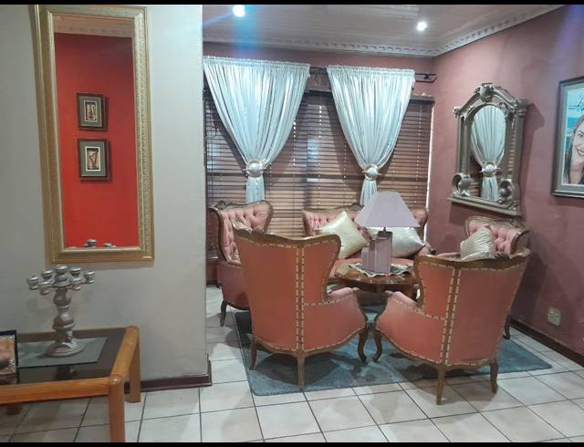 4 BEDROOM HOUSE FOR SALE IN BO-DORP